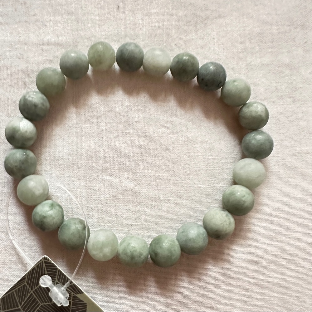 Jade Healing Bracelet - Picture 3 of 3